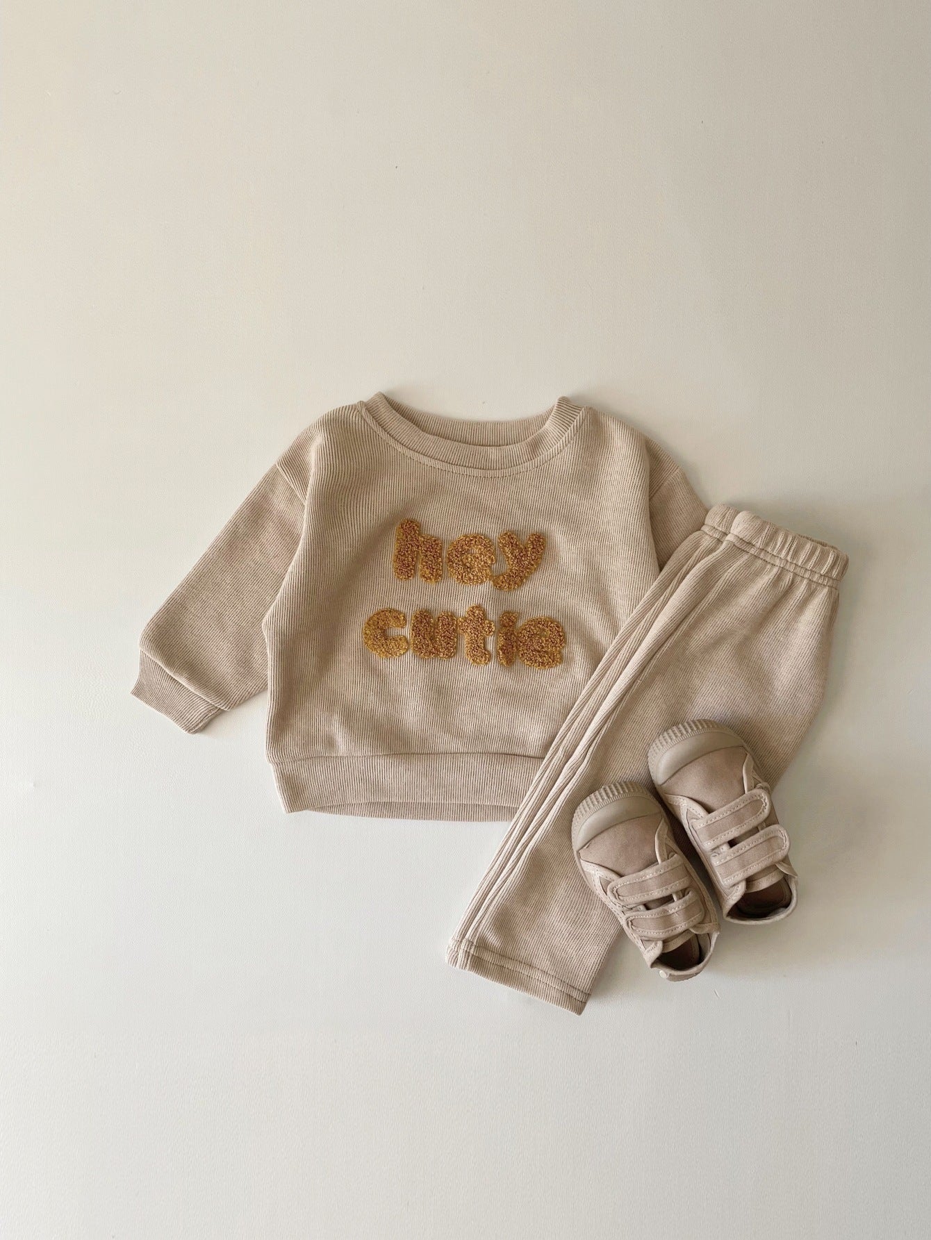 Spring & Autumn Baby Two-Piece Set – Alphabet Embroidery Long Sleeve Outfit for Newborns